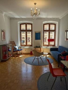 Stilvolle Moderne unter hohen Decken